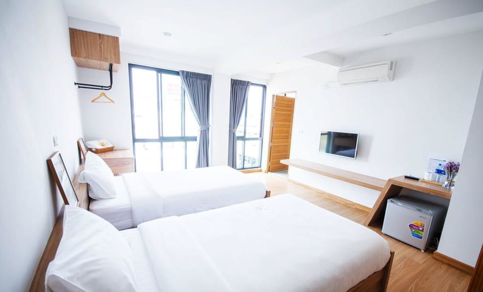 Standard Twin Room | Premium bedding, desk, blackout drapes, free WiFi