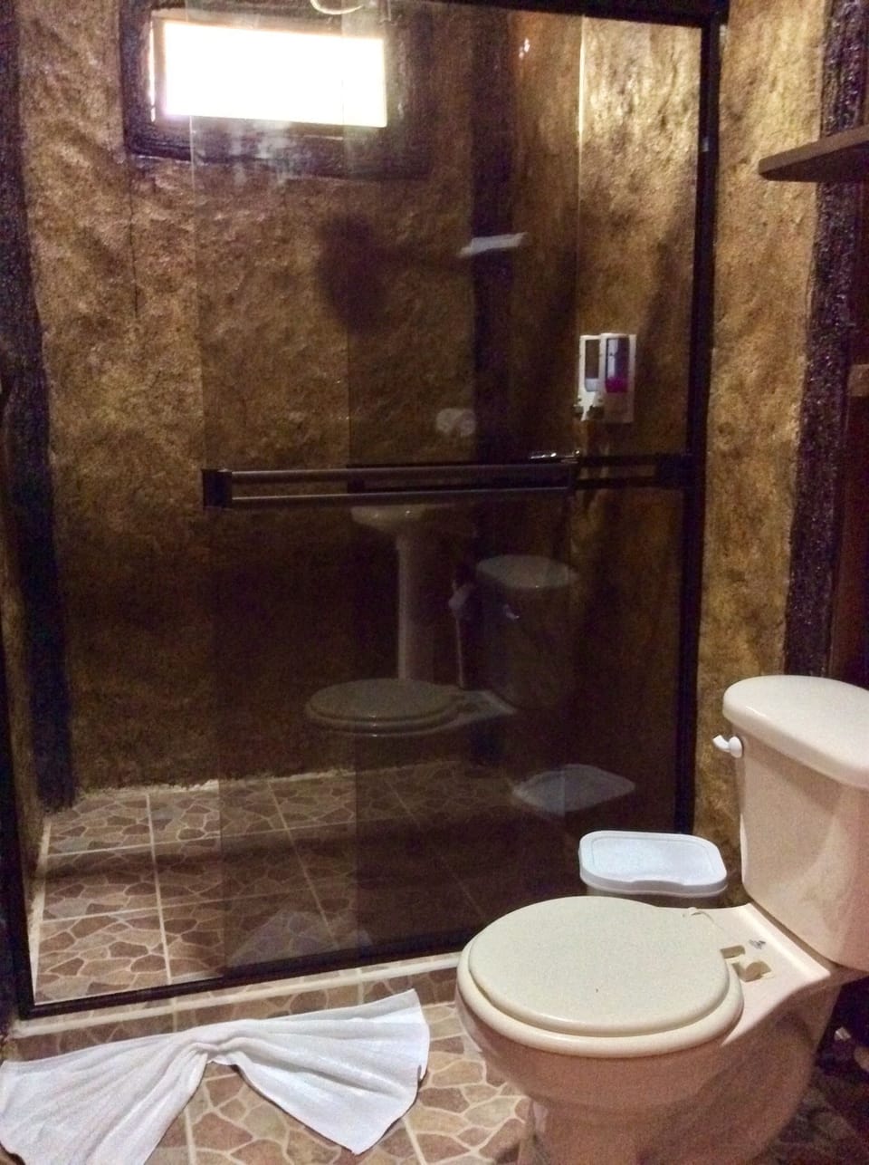 Standard Cabin | Bathroom shower