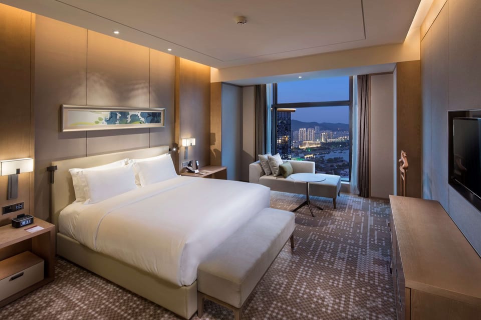 King One Bedroom Deluxe Suite Bay View | Down comforters, in-room safe, free WiFi, bed sheets
