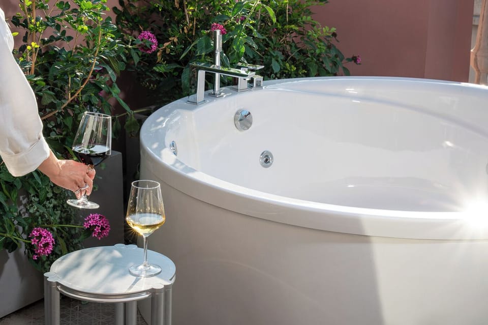 Boutique Rooftop Jacuzzi | Private spa tub