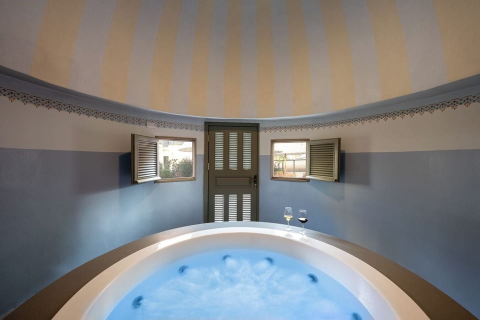 Jetted tub