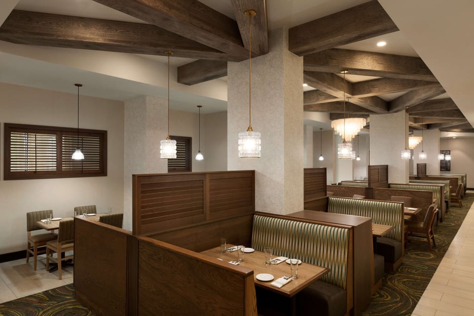 2 restaurants; breakfast, lunch, and dinner served