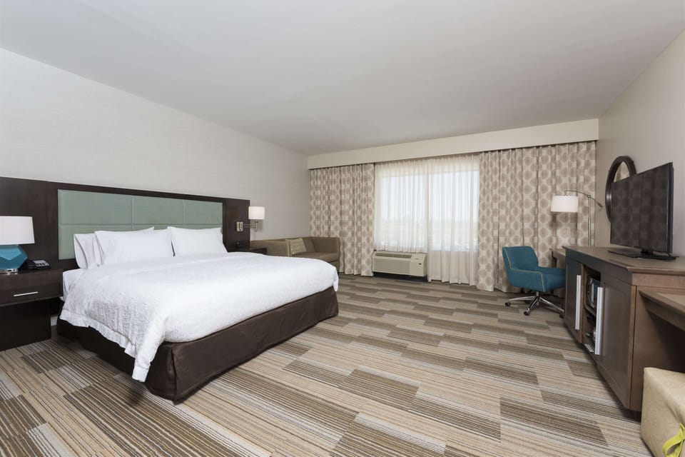 In-room safe, desk, iron/ironing board, free WiFi