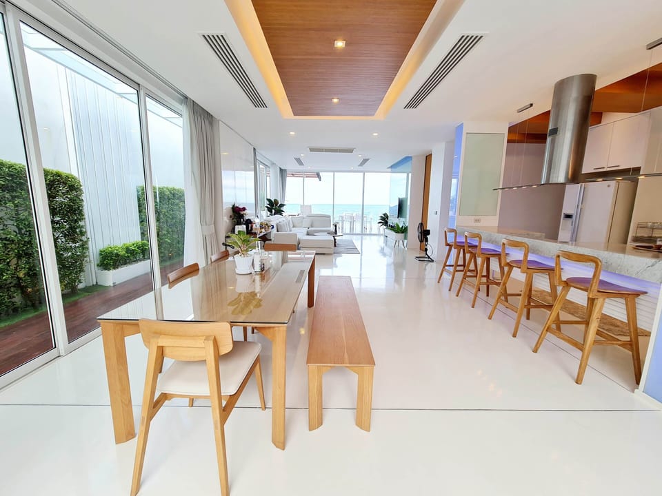 Family Villa | In-room dining