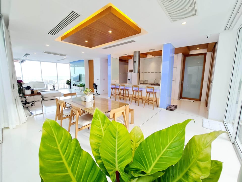 Family Villa | In-room dining