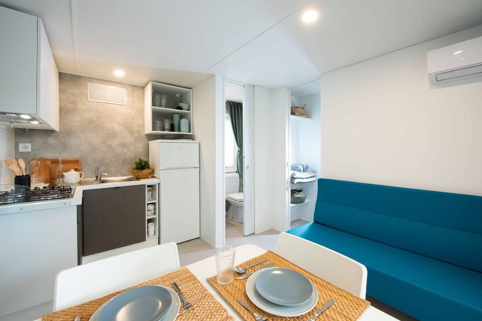 Comfort Mobile Home, Pets Allowed | Private kitchen | Highchair