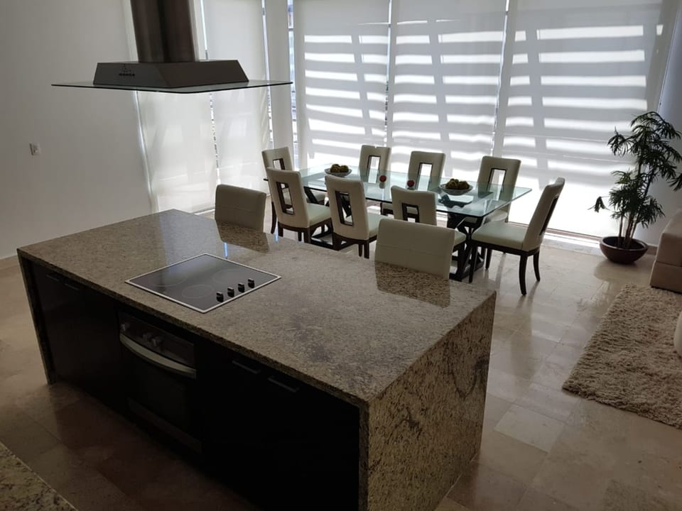 Comfort Penthouse, 2 Bedrooms, Garden View, Garden Area | Private kitchen | Full-size fridge, microwave, oven, stovetop