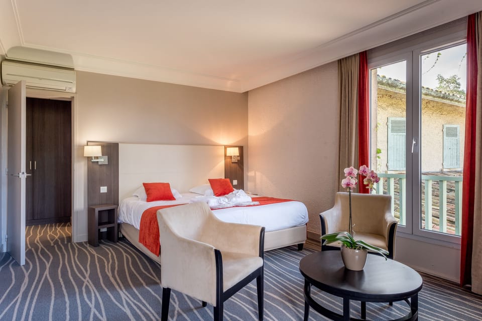 Minibar, in-room safe, free WiFi, bed sheets