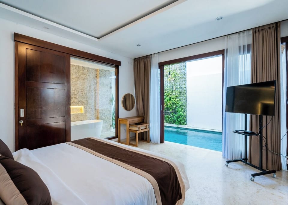 1 bedroom, premium bedding, pillowtop beds, in-room safe