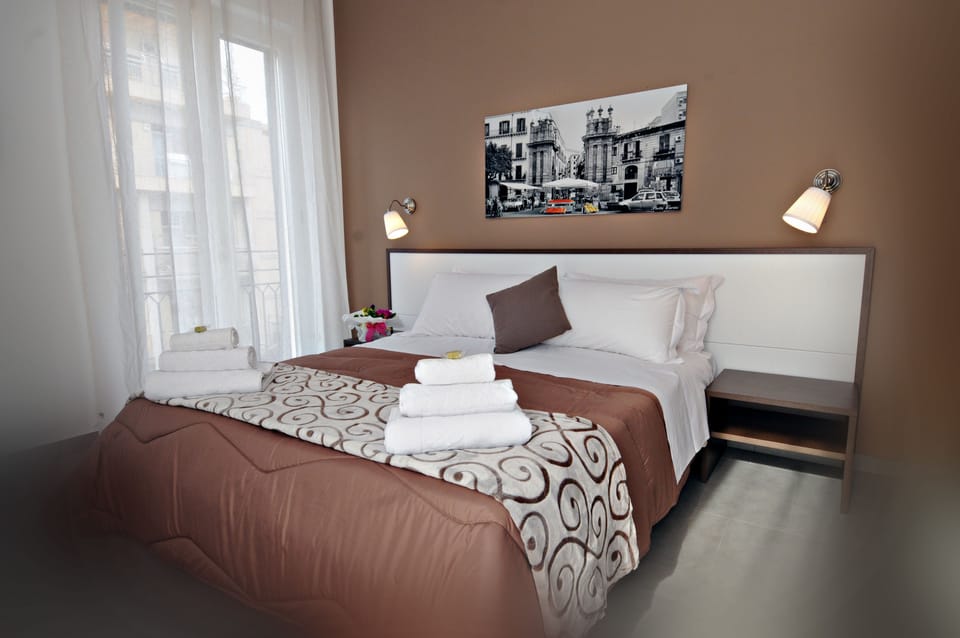 Suite | Minibar, in-room safe, desk, free WiFi