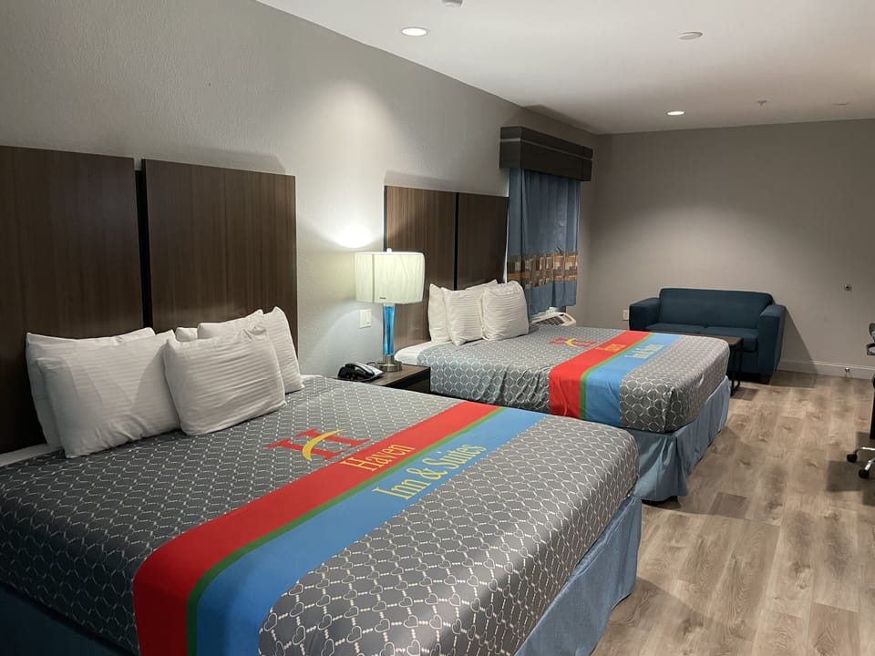 Premium bedding, desk, iron/ironing board, free WiFi