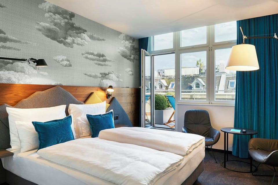Room, Balcony (Special One) | Hypo-allergenic bedding, in-room safe, desk, blackout drapes