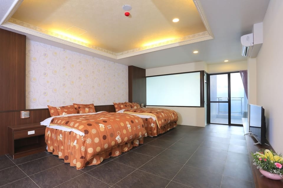 Comfort Twin Room | Desk, blackout drapes, free WiFi, wheelchair access