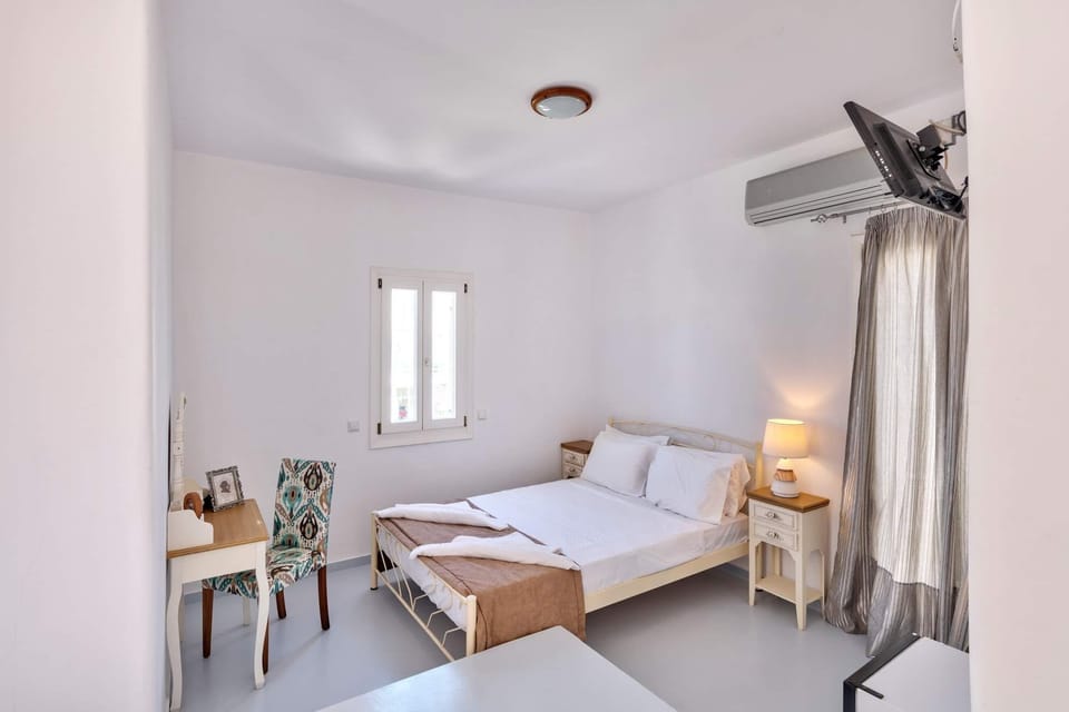 Double Room, Garden View | Iron/ironing board, free cribs/infant beds, free WiFi