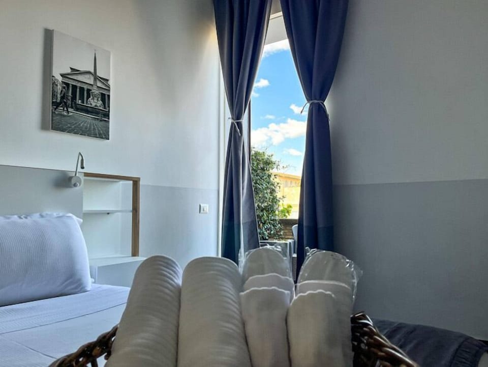 Double Room, Balcony | Minibar, in-room safe, desk, laptop workspace
