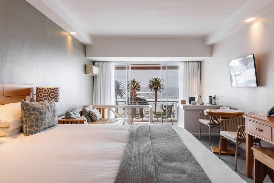 Sea View | Egyptian cotton sheets, premium bedding, minibar, in-room safe