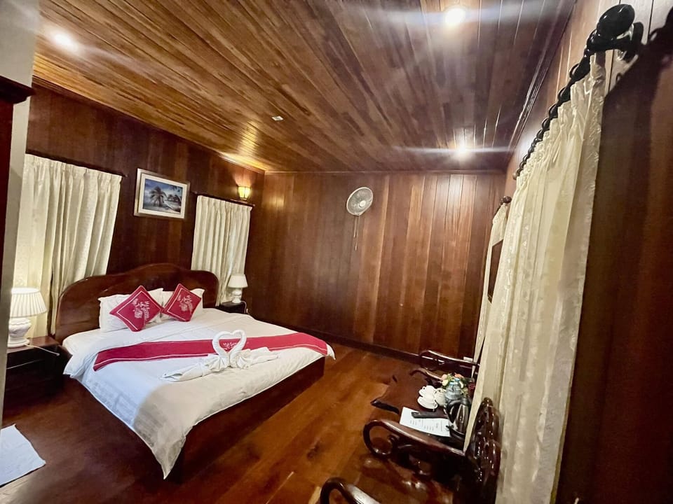 Deluxe Double Room | Minibar, in-room safe, desk, soundproofing