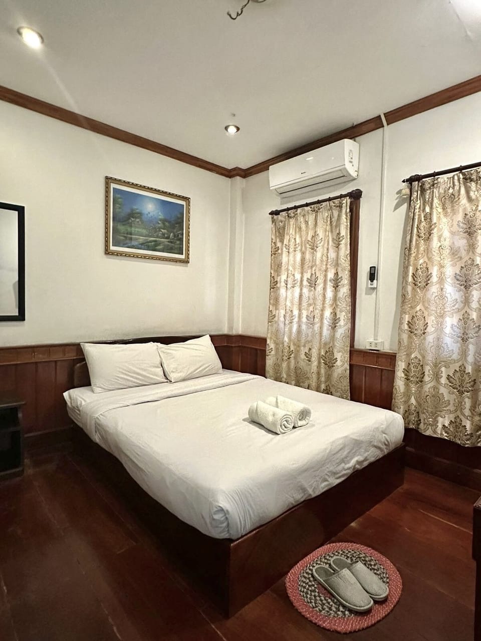 Standard Double Room | Free WiFi