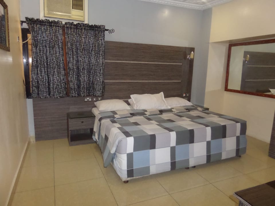 Royal Suite, 2 Bedrooms, Courtyard View | 1 bedroom, premium bedding, in-room safe, individually decorated