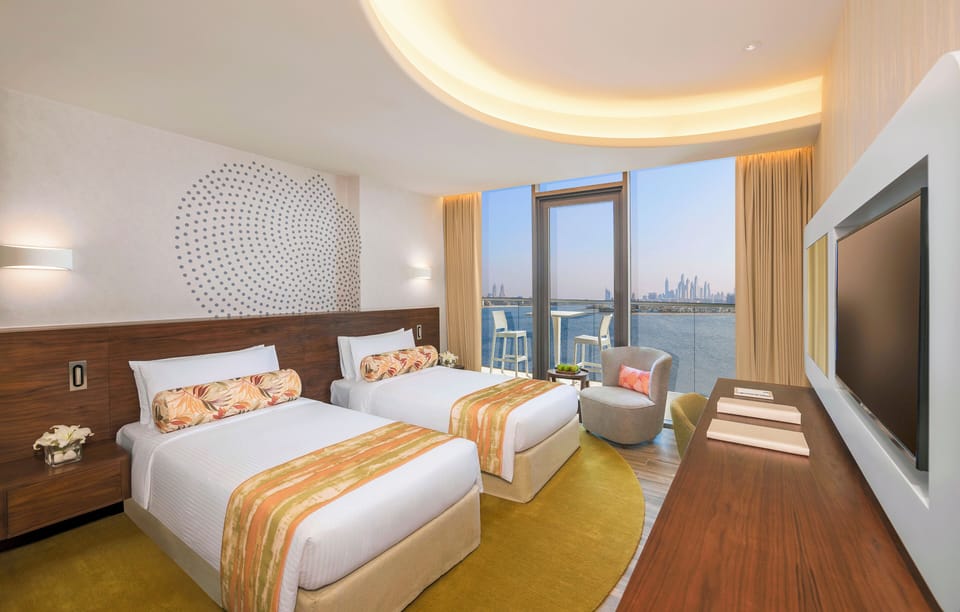 Premium Room with Balcony, Palm Sea View and Club Lounge Access | Egyptian cotton sheets, premium bedding, down comforters, pillowtop beds