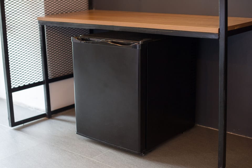 Mini-refrigerator