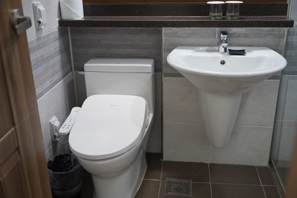 Family Room with Breakfast. Floor heating | Bathroom | Free toiletries, hair dryer, slippers, towels