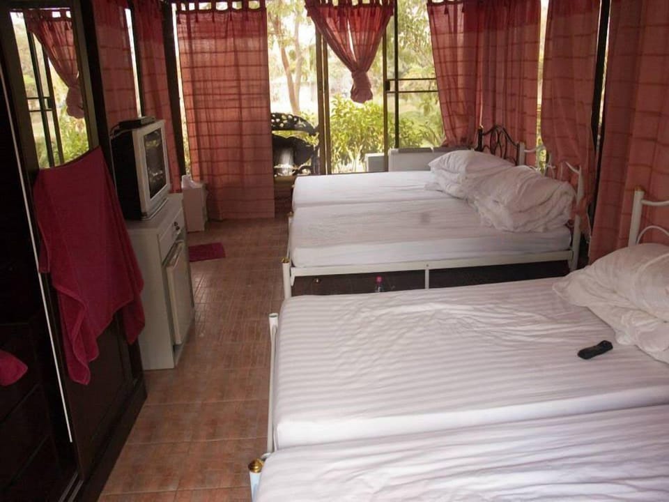Rollaway beds, free WiFi