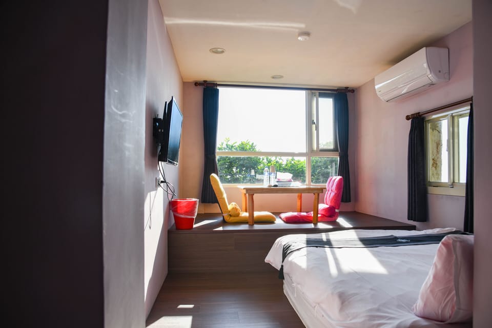 Deluxe Double Room | Soundproofing, rollaway beds, free WiFi, bed sheets