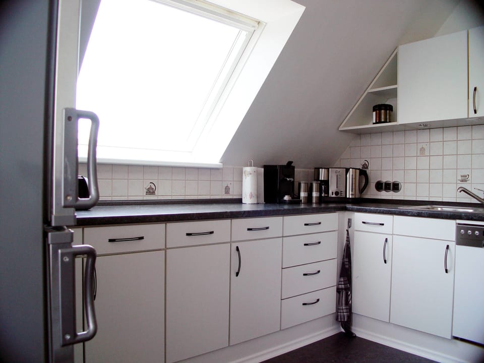 Premium Apartment, 1 Bedroom, Non Smoking, Garden View | Private kitchen | Full-size fridge, microwave, oven, stovetop