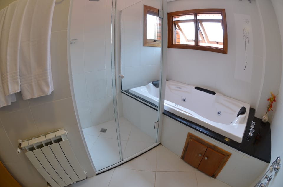 Luxury Apartment, Jetted Tub (Super) | Jetted tub