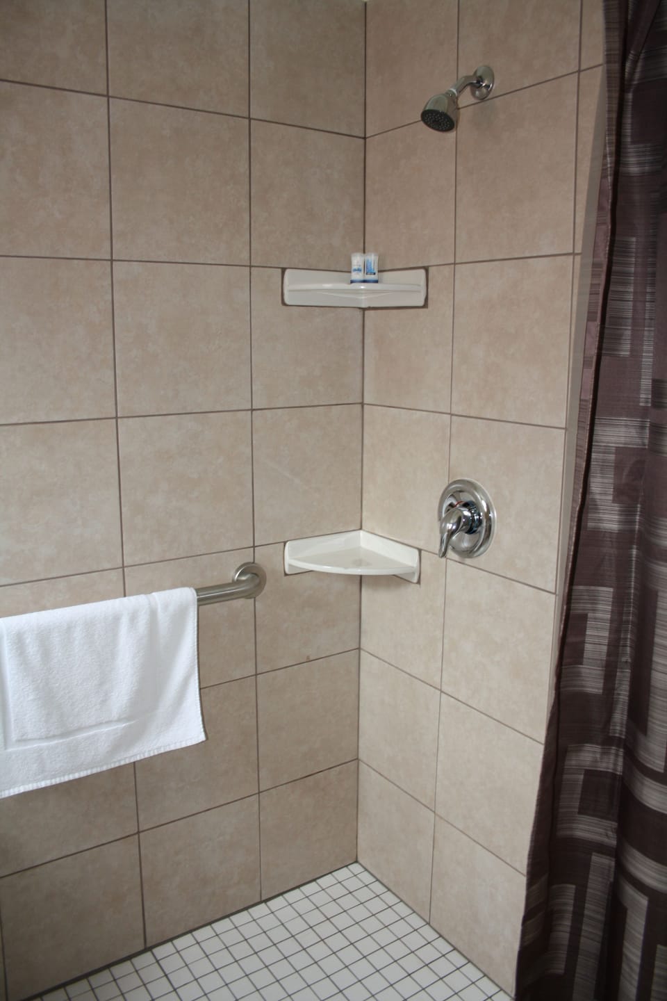 Deluxe Room, 1 Queen Bed, Accessible, Ocean View | Bathroom | Free toiletries, hair dryer, towels, soap