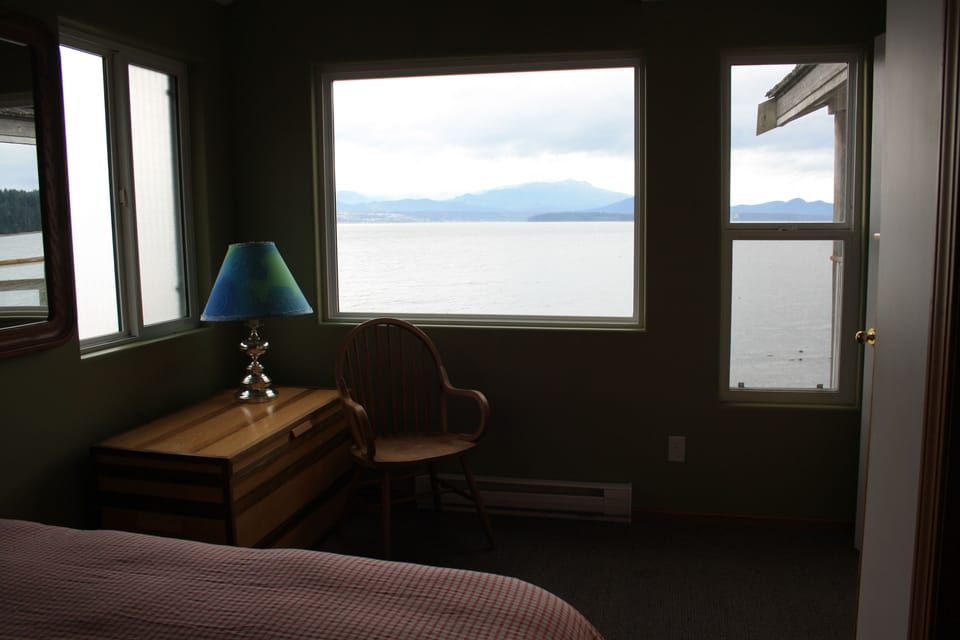 Comfort Apartment, Ocean View, Beachfront | Down comforters, individually decorated, individually furnished