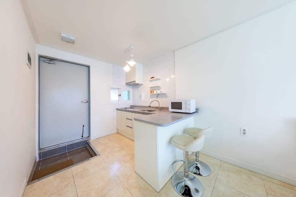 Microwave, stovetop, electric kettle, rice cooker
