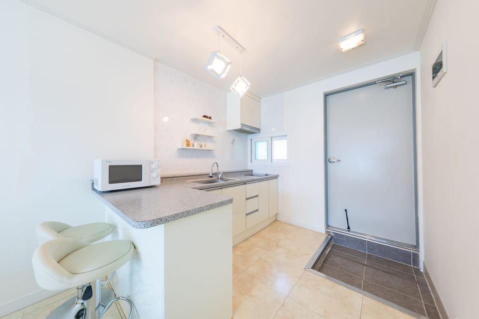 Microwave, stovetop, electric kettle, rice cooker