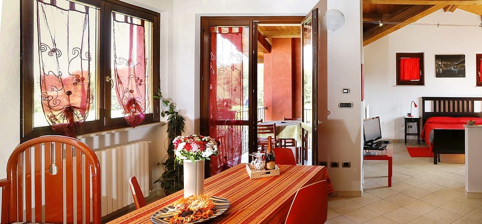 Deluxe Loft | In-room dining