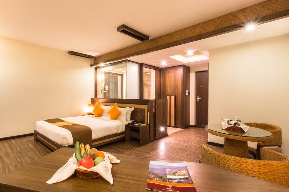 Super Deluxe Room with Patio | Minibar, desk, iron/ironing board, WiFi (free)