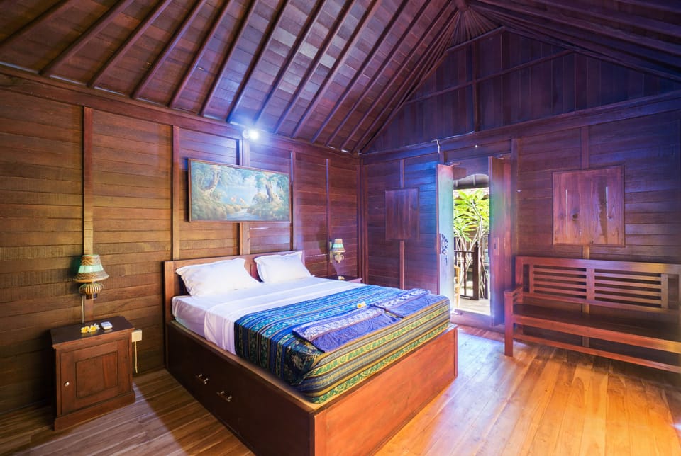 Bungalow, 1 Bedroom | Desk, rollaway beds, free WiFi, bed sheets