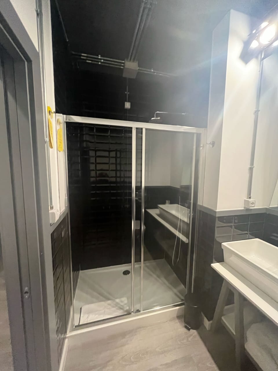 Junior Suite, 1 Bedroom | Bathroom | Shower, rainfall showerhead, free toiletries, hair dryer