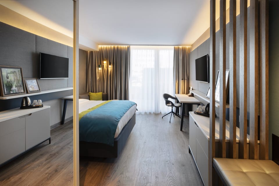 In-room safe, desk, laptop workspace, blackout drapes