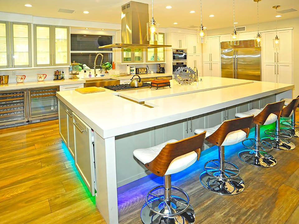Luxury Villa, 6 Bedrooms, Ocean View | Private kitchen | Fridge, microwave