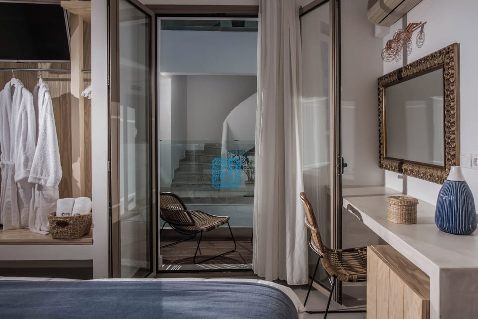 Double Atrium | Premium bedding, minibar, in-room safe, individually decorated