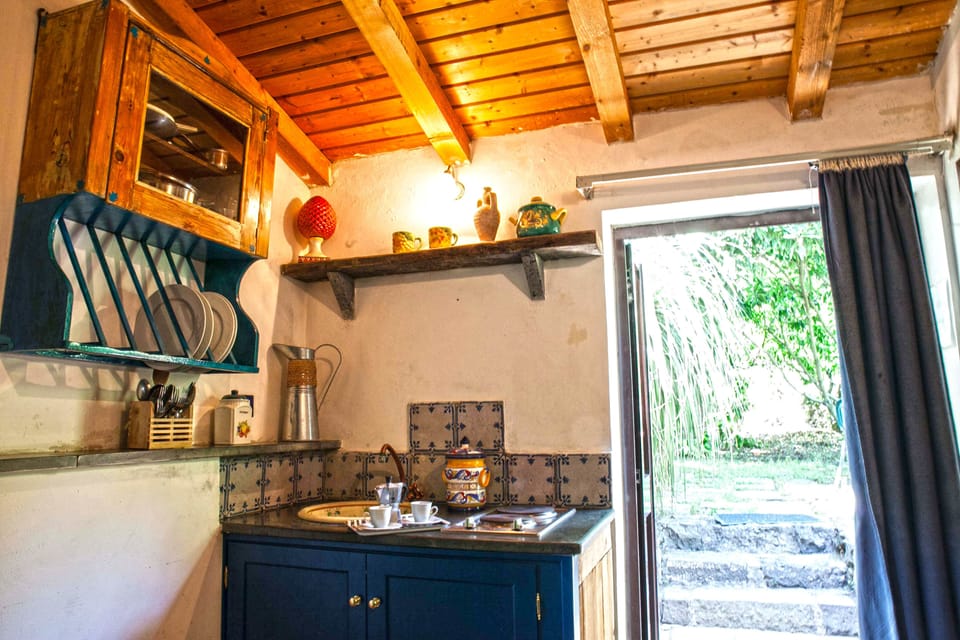 Standard Studio (2 pax) | Private kitchenette | Fridge, electric kettle