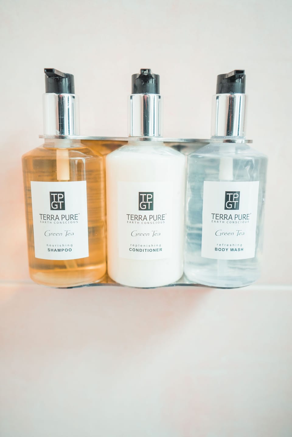 Separate tub and shower, jetted tub, free toiletries, bathrobes