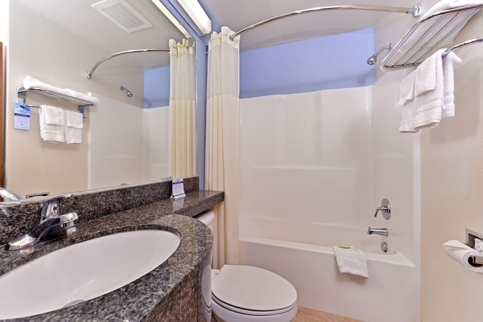Microtel Inn & Suites by Wyndham Klamath Falls Hotel in Klamath Falls