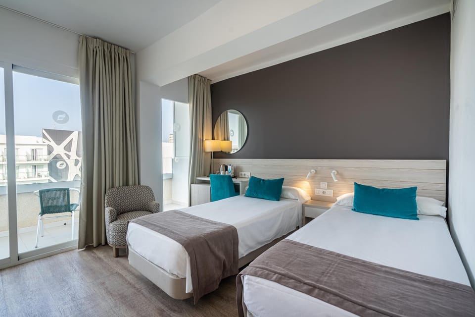 Standard Double Room, Balcony, Pool View | Desk, blackout drapes, free WiFi, bed sheets