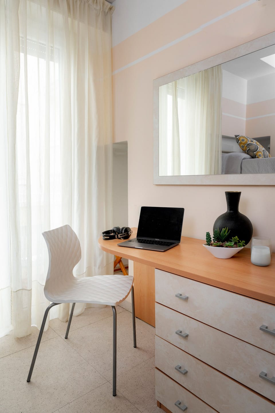In-room safe, desk, soundproofing, free WiFi