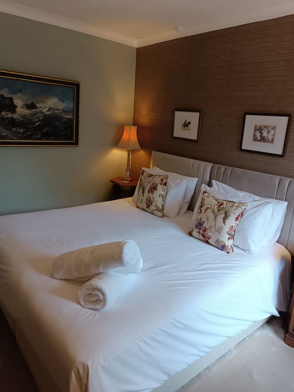 Double Room (Room 8) | Free WiFi, bed sheets