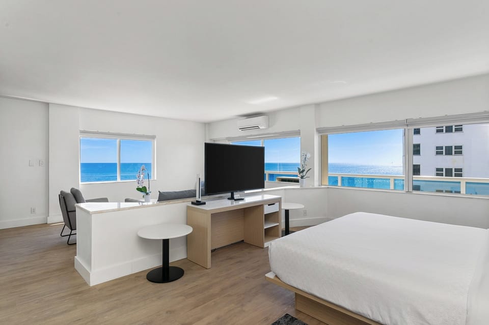Suite, 1 Bedroom, Oceanfront, 1 King Bed | In-room safe, blackout drapes, iron/ironing board, free WiFi