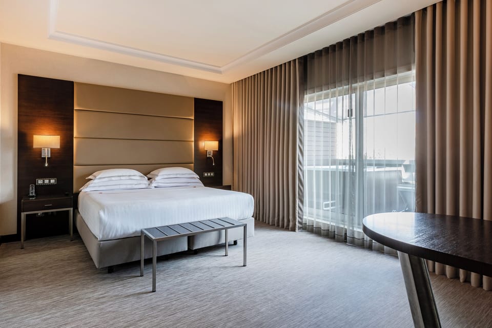 Superior Deluxe with Jacuzzi | Premium bedding, memory foam beds, minibar, in-room safe