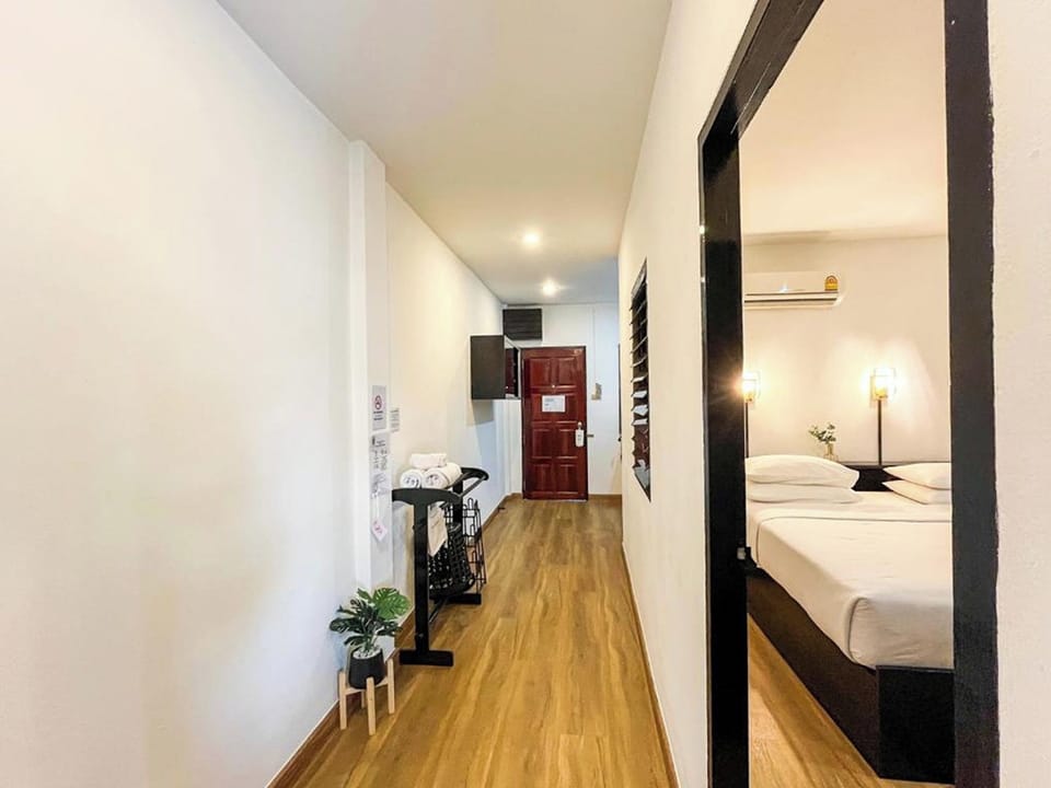 Super Premier Room with Terrace | In-room safe, desk, blackout drapes, WiFi (free)